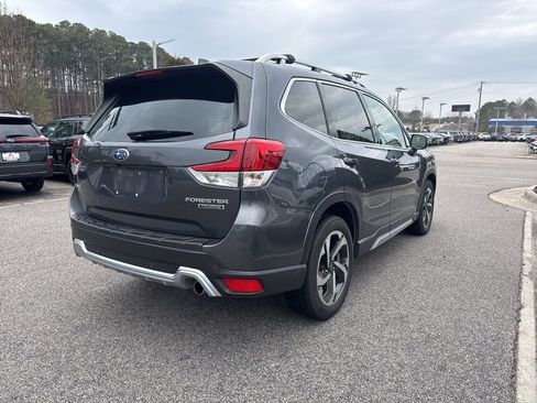 Used 2022 Subaru Forester Touring image 5