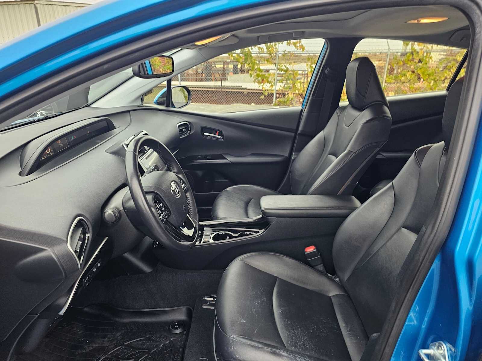 Used 2019 Toyota Prius XLE w/ Premium Convenience Package FWD image 20