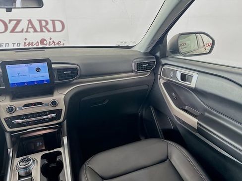 Certified 2022 Ford Explorer XLT w/ Equipment Group 202A image 27