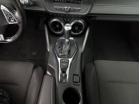 Used 2022 Chevrolet Camaro LT RWD image 17