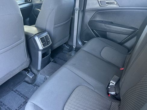 Used 2023 Kia Sportage LX image 11