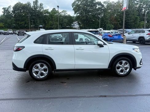 Used 2024 Honda HR-V LX image 9