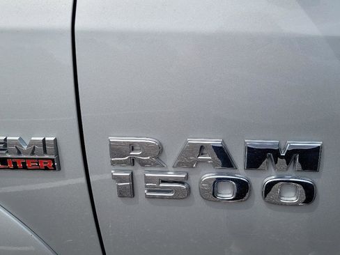 Used 2017 RAM 1500 Laramie AWD/4WD image 10
