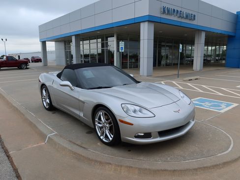 Used 2008 Chevrolet Corvette Convertible w/ Preferred Equipment Group image 3
