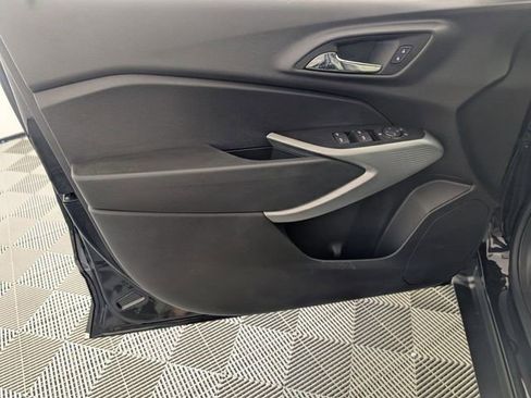 Certified 2024 Chevrolet Trax LS w/ LS Convenience Package FWD image 9