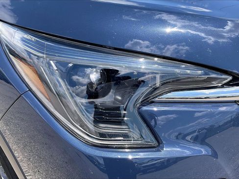 Certified 2024 Subaru Ascent Premium w/ Convenience Package image 18