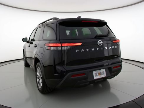 Used 2025 Nissan Pathfinder SV image 5