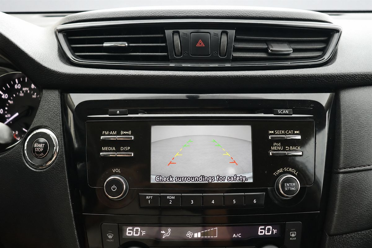 Used 2017 Nissan Rogue SV FWD image 34