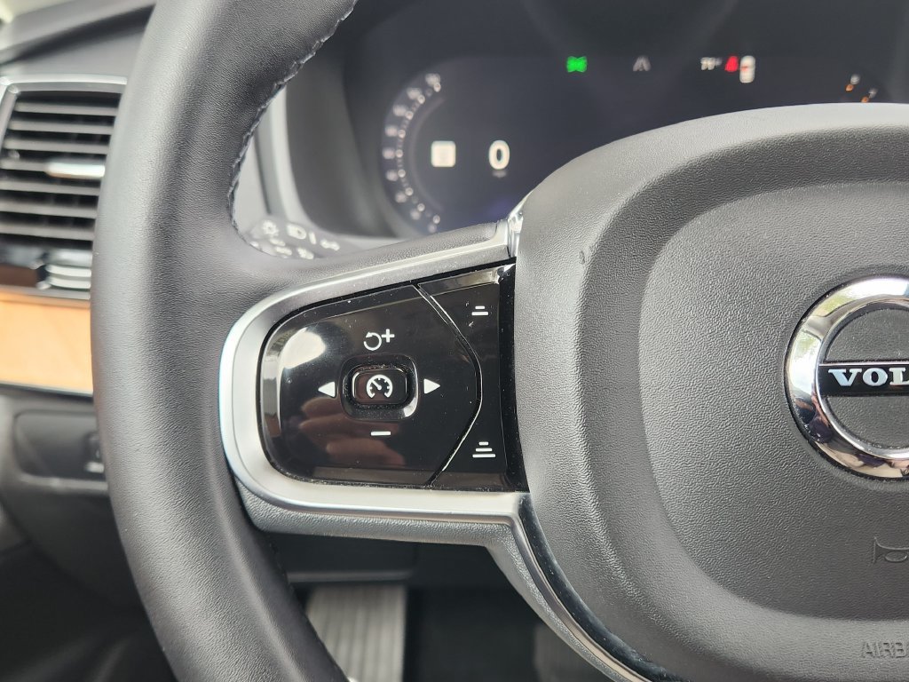 Used 2023 Volvo XC90 B5 Plus w/ Protection Package Premier AWD/4WD image 17