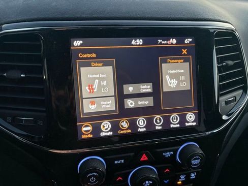 Used 2021 Jeep Grand Cherokee Laredo X image 18