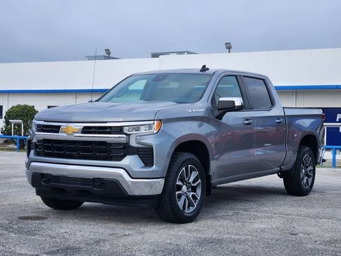 Used 2023 Chevrolet Silverado 1500 LT AWD/4WD image 3