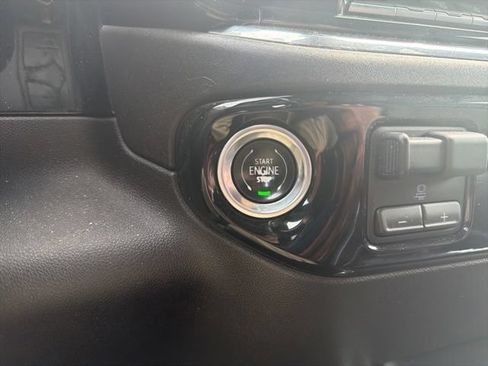 Used 2024 GMC Sierra 3500 SLT w/ SLT Convenience Package AWD/4WD image 35