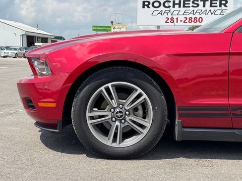 Used 2010 Ford Mustang Premium RWD image 30