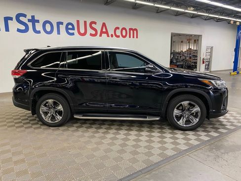 Used 2019 Toyota Highlander Limited Platinum AWD/4WD image 11