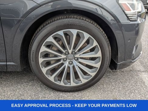 Used 2019 Audi e-tron Prestige w/ Prestige Package image 13