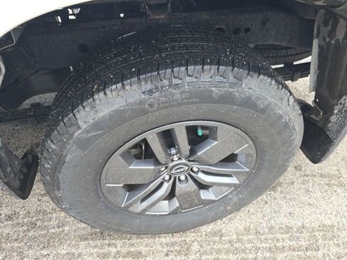 Used 2025 Nissan Frontier SV w/ Tow Package image 12