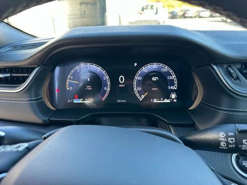 Certified 2025 Jeep Grand Cherokee Altitude image 16