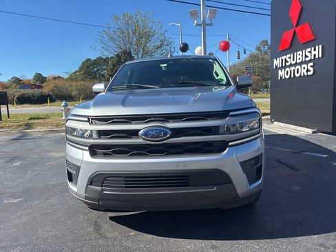 Used 2024 Ford Expedition XLT RWD image 8