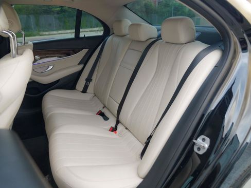 Used 2019 Mercedes-Benz E 300 4MATIC w/ Premium 1 Package image 29