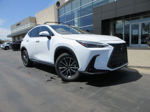 Used 2026 Lexus NX 350h AWD w/ Accessory Package (2T) image 13