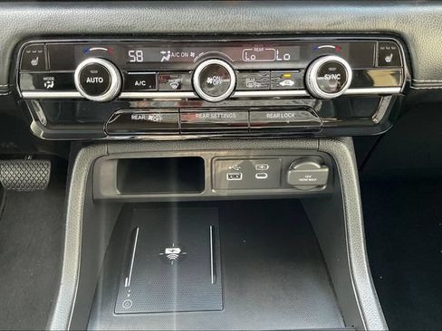 Used 2025 Honda Pilot EX-L image 17