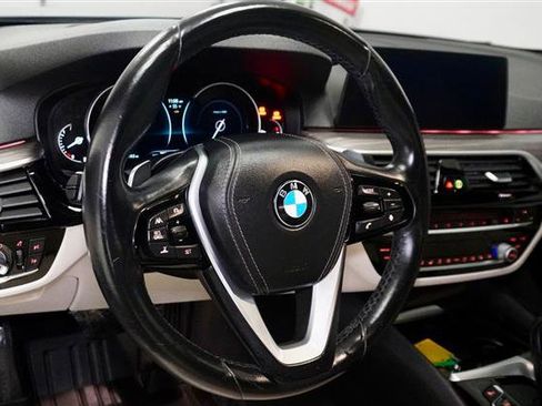 Used 2018 BMW 540i image 11