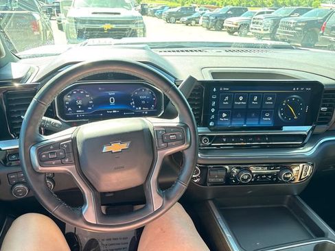 Used 2024 Chevrolet Silverado 2500 High Country w/ Technology Package AWD/4WD image 10