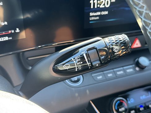 Used 2025 Hyundai Elantra N image 17