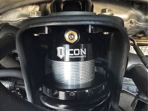 Used 2016 Lexus GX 460 4WD w/ Premium Package image 29