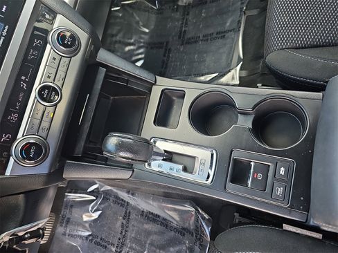 Used 2017 Subaru Outback 2.5i Premium image 26