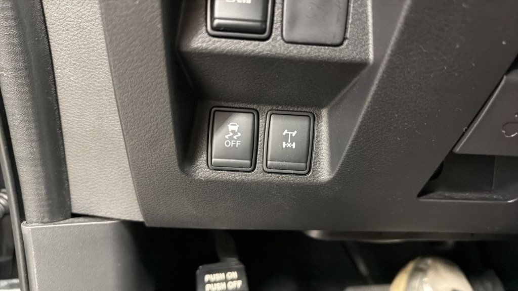 Used 2026 Nissan Frontier PRO-4X AWD/4WD image 22