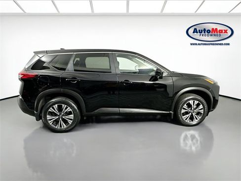 Used 2023 Nissan Rogue SV image 9