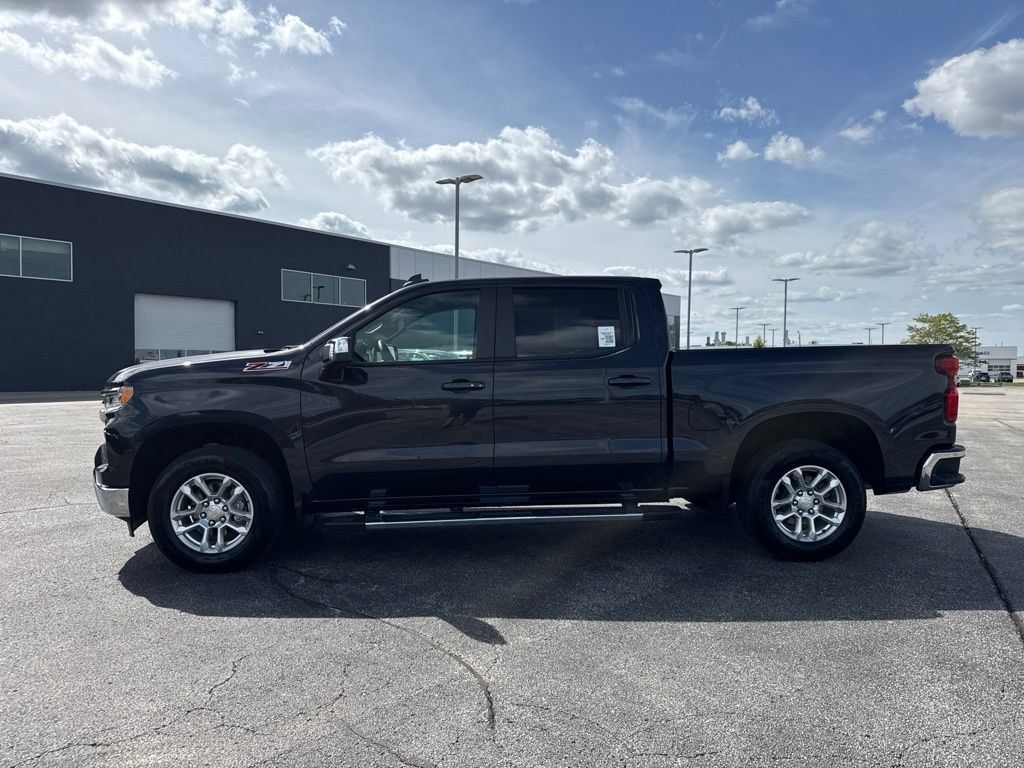 Certified 2024 Chevrolet Silverado 1500 LT AWD/4WD image 33