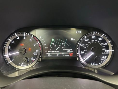 Used 2025 Toyota Highlander XLE image 24