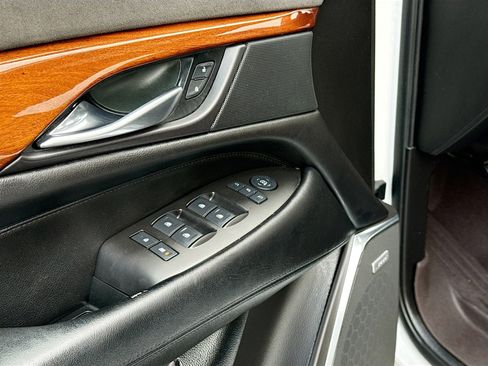 Used 2016 Cadillac Escalade ESV Luxury image 8