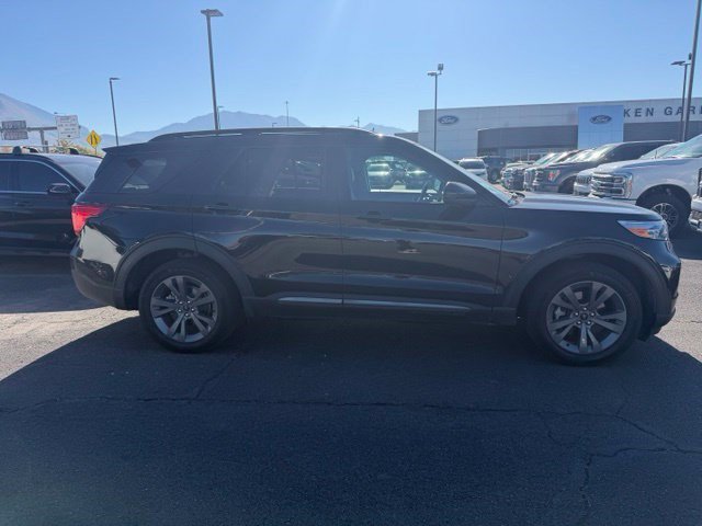 Used 2024 Ford Explorer XLT w/ Equipment Group 202A AWD/4WD image 7