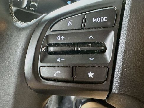Used 2025 Hyundai Venue SEL FWD image 22