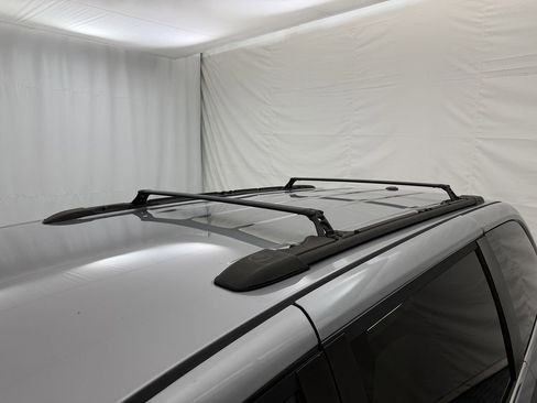Used 2013 Chrysler Town & Country Touring-L w/ Driver Convenience Group FWD image 8