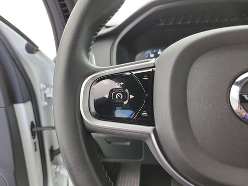 Used 2017 Volvo XC90 T6 Momentum AWD/4WD image 23