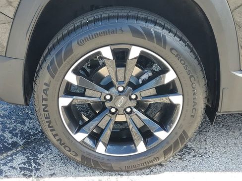Certified 2025 Chevrolet Equinox ACTIV w/ Convenience Package III FWD image 5