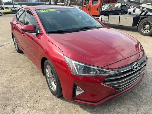 Used 2019 Hyundai Elantra SEL image 2