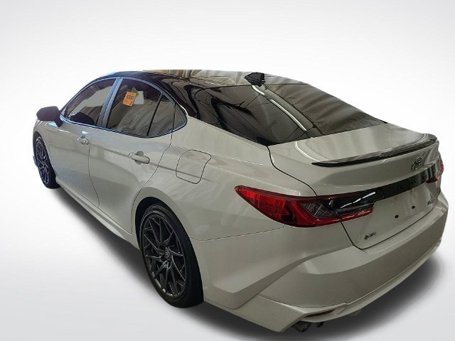 Used 2025 Toyota Camry XSE FWD image 9