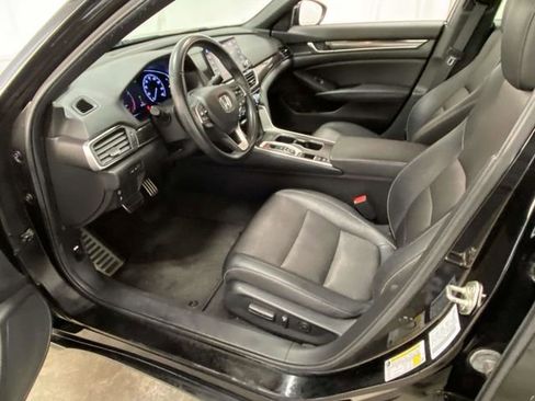Used 2019 Honda Accord Sport image 10