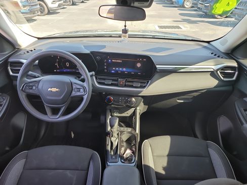 Used 2024 Chevrolet TrailBlazer LT w/ Driver Confidence Package FWD image 13