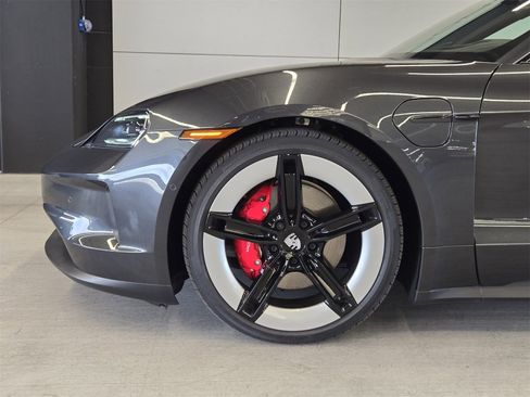 New 2025 Porsche Taycan 4S image 9