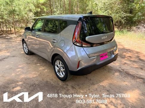 Certified 2025 Kia Soul LX w/ LX Technology Package FWD image 7