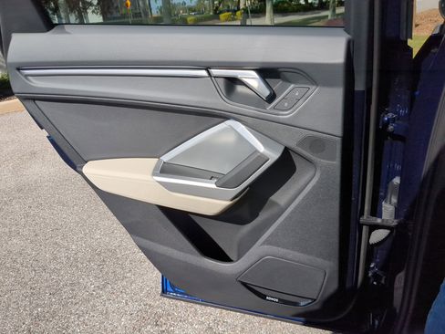 Certified 2025 Audi Q3 2.0T Premium Plus w/ Premium Plus Package image 16