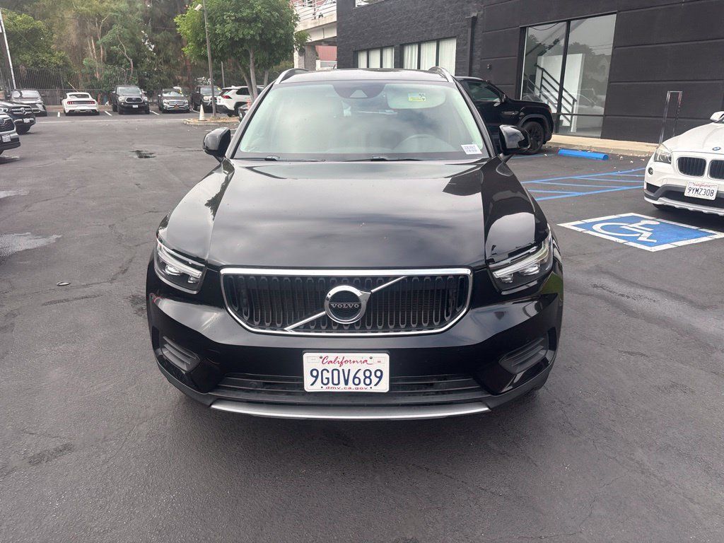 Used 2020 Volvo XC40 T5 Momentum AWD/4WD image 9