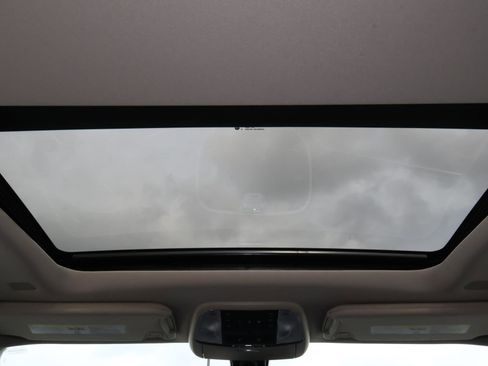 Used 2023 Chrysler 300 Touring L w/ Popular Equipment Group image 12