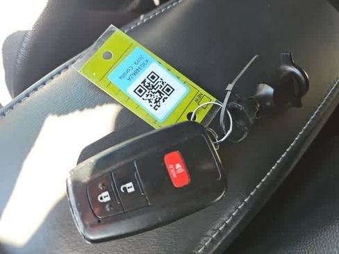 Used 2019 Toyota Corolla XSE image 23